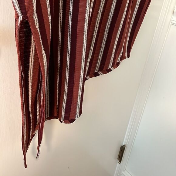 Umgee comfortable asymmetrical textured stripe dress in brown and white size 1X - Picture 7 of 9